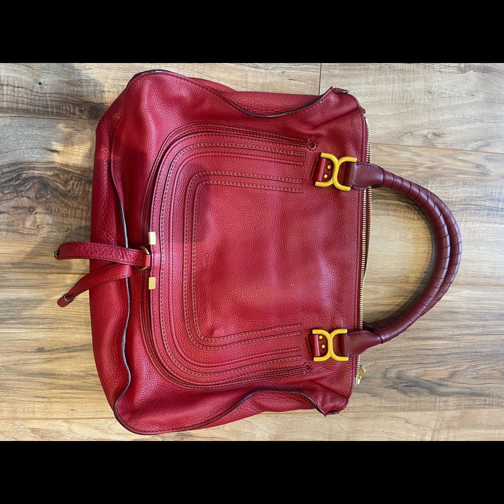 Chloe Hobo